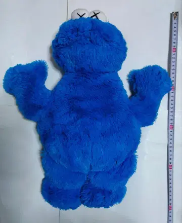 유니클로 KAWS 쿠키 몬스터 봉제 인형