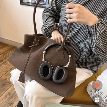 nugu mignon 스웨이드 숄더 백 coffee
