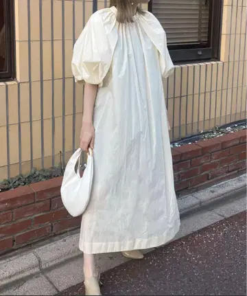 아이보리 벌룬 슬리브 셔츠 원피스