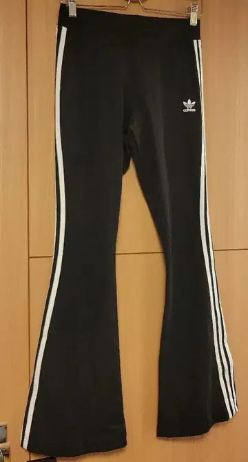 adidas 플레어 레깅스 팬츠 일본 미입고