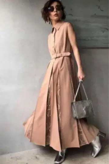 AMERI S 사이즈 LADYALTERNATELY DRESS