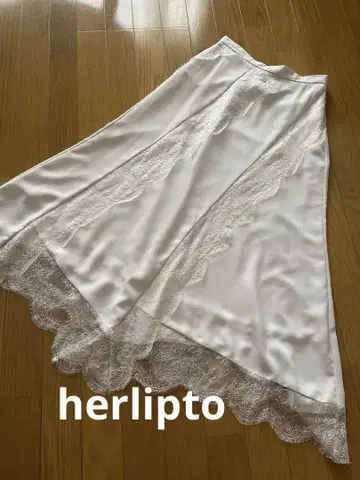herlipto 새상품급 레이스 엘레강트 플레어 스커트 화이트