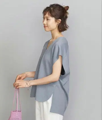 유나이티드 애로우즈 V넥 풀오버 상의 블루 그레이