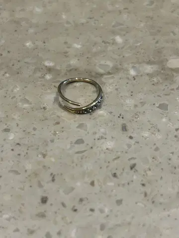 TOM WOOD 톰우드 루프 귀걸이 한쪽 골드 스톤