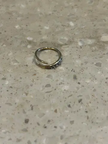 TOM WOOD 톰우드 루프 귀걸이 한쪽 골드 스톤