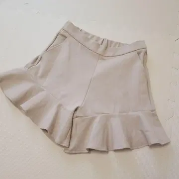 미셸 마카롱 베이지 프릴 숏팬츠