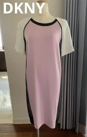 너무나 멋진! DKNY 배색 절개 원피스 P 사이즈
