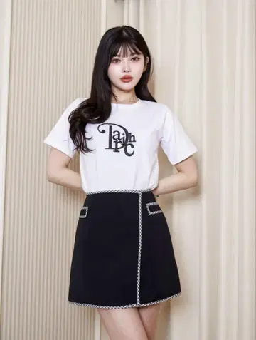 Darich 다리치 모노그램 T셔츠