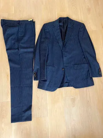 새상품급 에디피스 남성용 슬림 스트라이프 수트 44