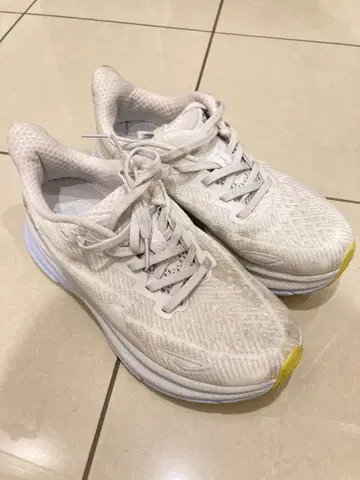 HOKA 호카 여성용 스니커즈 24.5cm