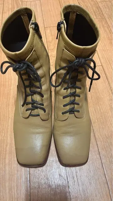 올리브 그린 천연 가죽 청키힐