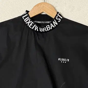 #LUXE/R 럭셔리 모크넥 골프웨어 새상품급