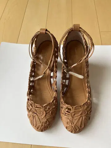 츠모리치사토 펌프스