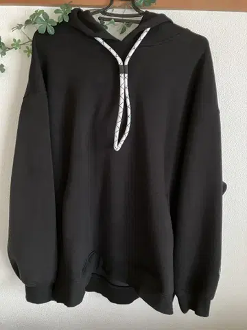 스콧 클럽 계열 로프 자수 본딩 후드티