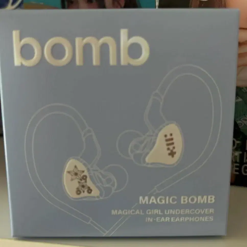 ILLIT bomb MAGIC BOMB イヤホン付き　アイリット ILLIT - bomb (Merch ver.) – Kpop Planet