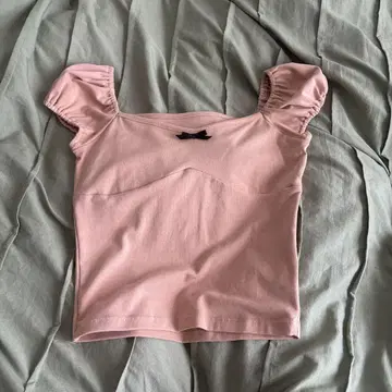 kitty 스퀘어넥 상의