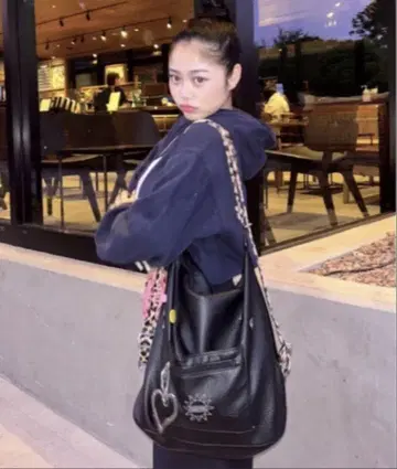 GOSSIPCLUB 멀티 웨이 자수 백