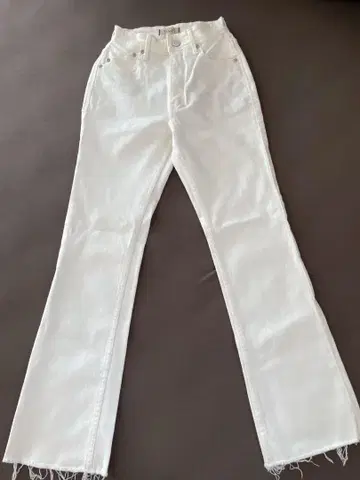 야누크 화이트 데님 세미 플레어 데님 21 마우지 리바이스