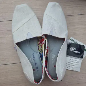 SKECHERS BOBS 슬립온