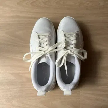 PUMA 푸마 통굽 스니커즈 Karmen CG 화이트