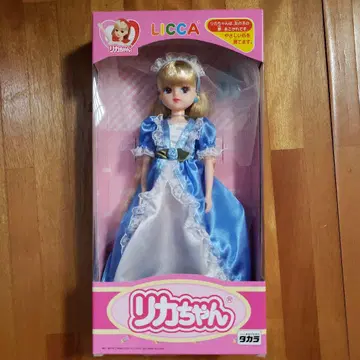 리카짱 인형 본체 파란색과 화이트 드레스