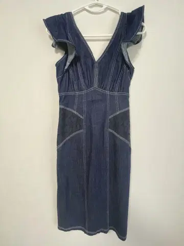 Herlipto Ruffled ShoulderDenim MidiDress