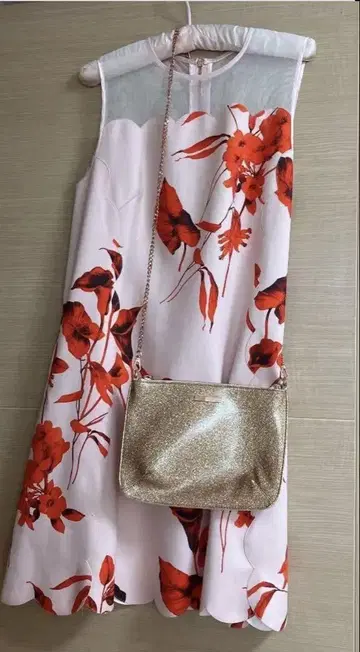 TED BAKER 테드 베이커 슬리브리스 원피스