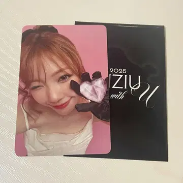 NiziU Live with U 2025 홀츠 구매 혜택 마유카