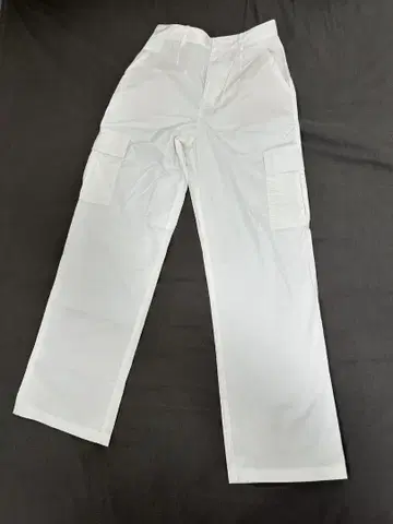ZARA 화이트 카고 팬츠