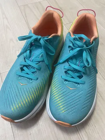 호카 HOKA 러닝화 24.5