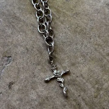 flower cross design necklace