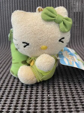 이즈 한정 헬로키티 와사비 봉제 인형