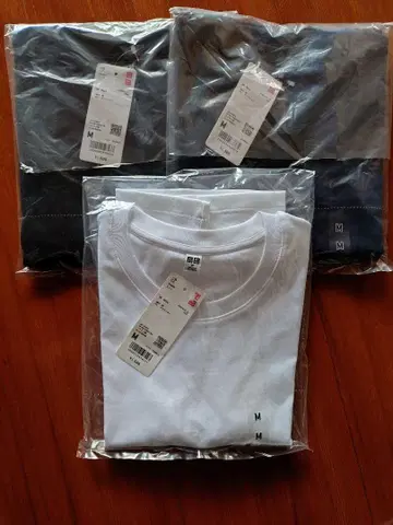 UNIQLO 미니 T 화이트 블랙 네이비 M 사이즈 3장 세트