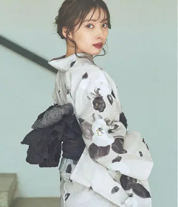 Dita 유카타 우키요노츠키 우츠츠