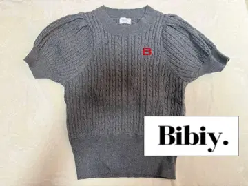 Bibiy. 비비 퍼프 슬리브 반팔 니트 스웨터 상의 그레이