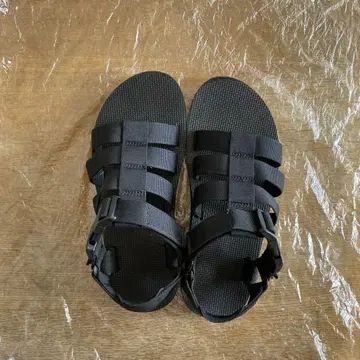 TEVA 샌들