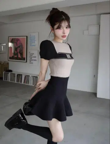 다리치 하이웨스트 니트 미니 스커트