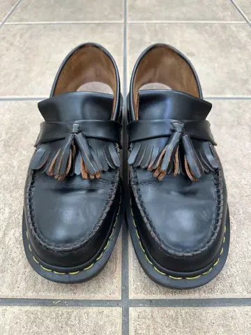 Dr.Martens MIE ADRIAN 태슬 로퍼