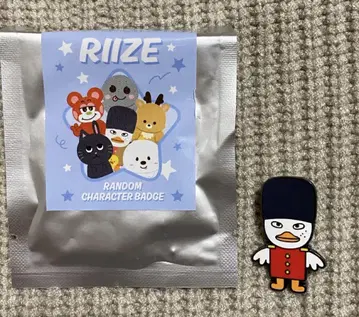RIIZE 소희 랜덤 핀 배지