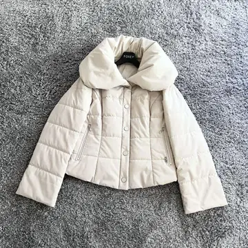 FOXEY NY 40 아이보리 베이지 계열 충전솜 다운 코트