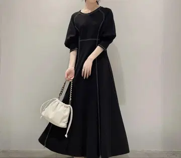 코코딜 백 오픈 컷 원피스