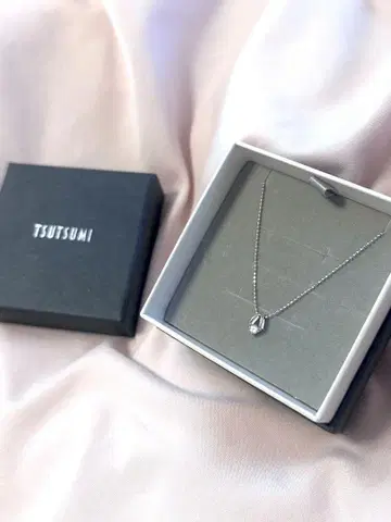 TSUTSUMI K10 화이트 골드 모르가나이트 목걸이
