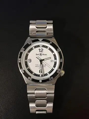 벨앤로스 Bell & Ross 420S 타입 데미너 화이트 데이트 쿼츠