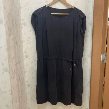 다크 네이비 민소매 원피스 M 사이즈