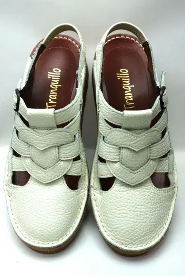 화이트 가죽 사보 샌들