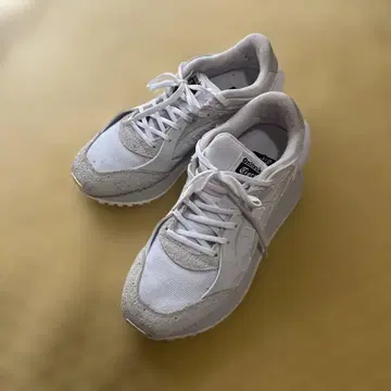 오니츠카타이거 스니커즈 24.5cm