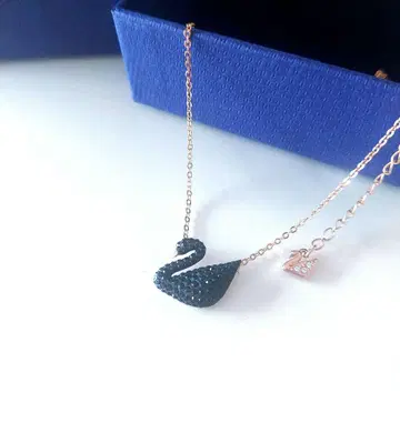새상품 SWAROVSKI Swan 목걸이 스와로브스키 블랙