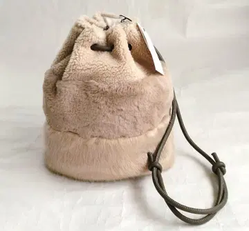 CACHELLIE 밀드 보아 퍼 복조리 숄더 토트 베이지 헤이니
