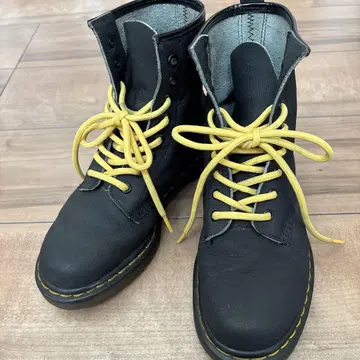 닥터마틴 블랙 하이컷 워크 부츠