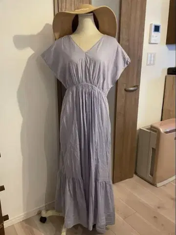 새상품급 누키테파 Cotton Voile V Neck Dress